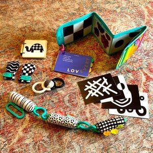 Lovevery “The Looker” Play Kit, 0-2 months